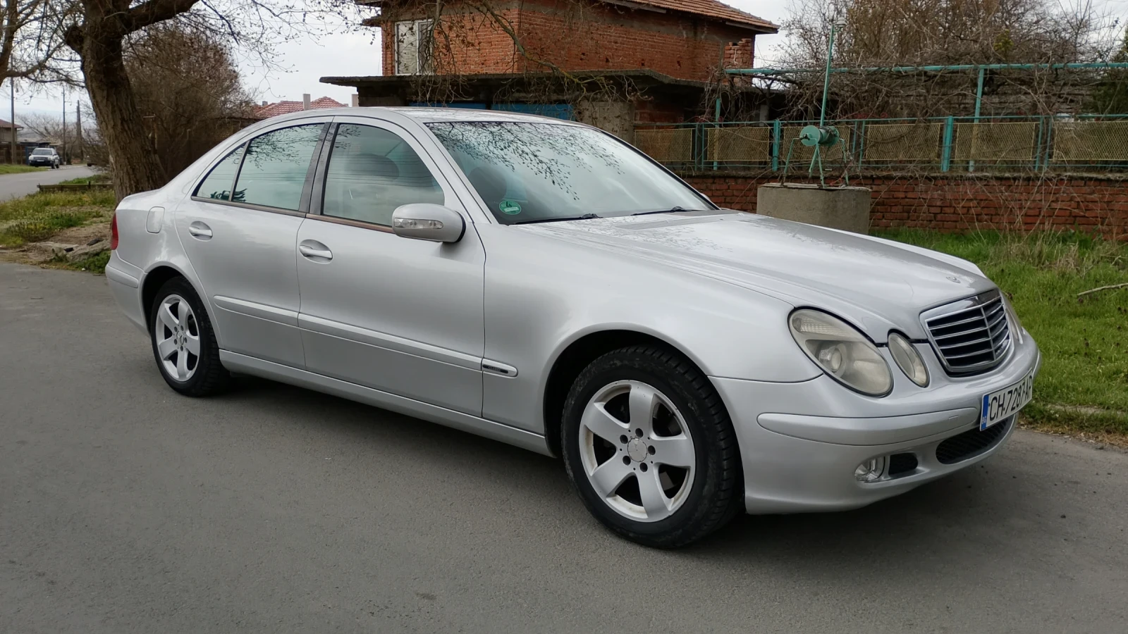 Mercedes-Benz E 220 2.2 CDI , снимка 6 - Автомобили и джипове - 53885346