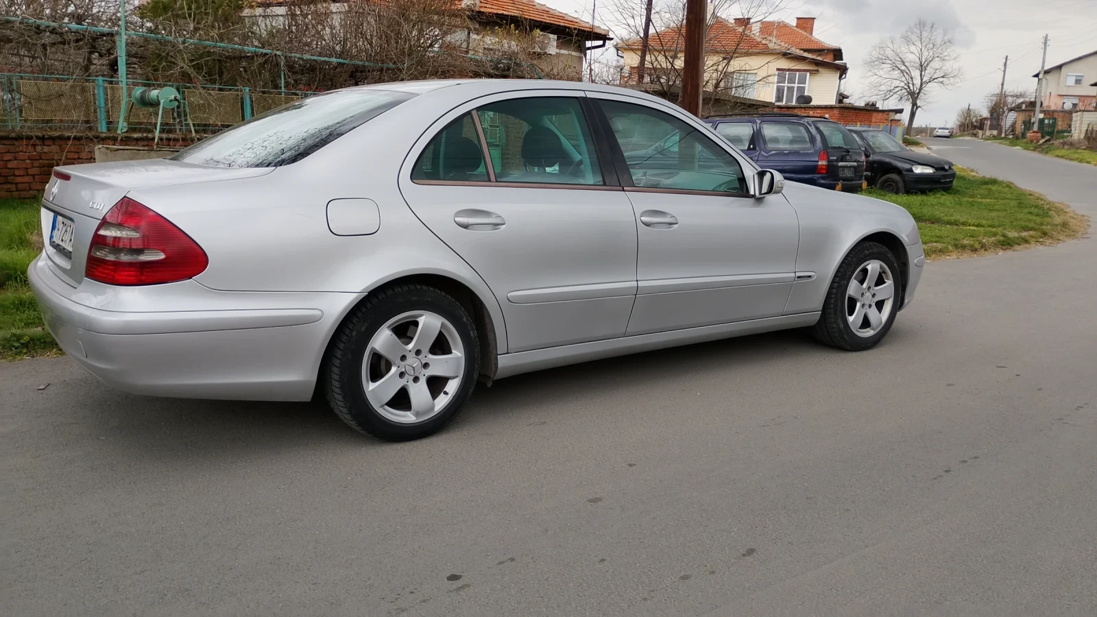 Mercedes-Benz E 220 2.2 CDI , снимка 5 - Автомобили и джипове - 53885346