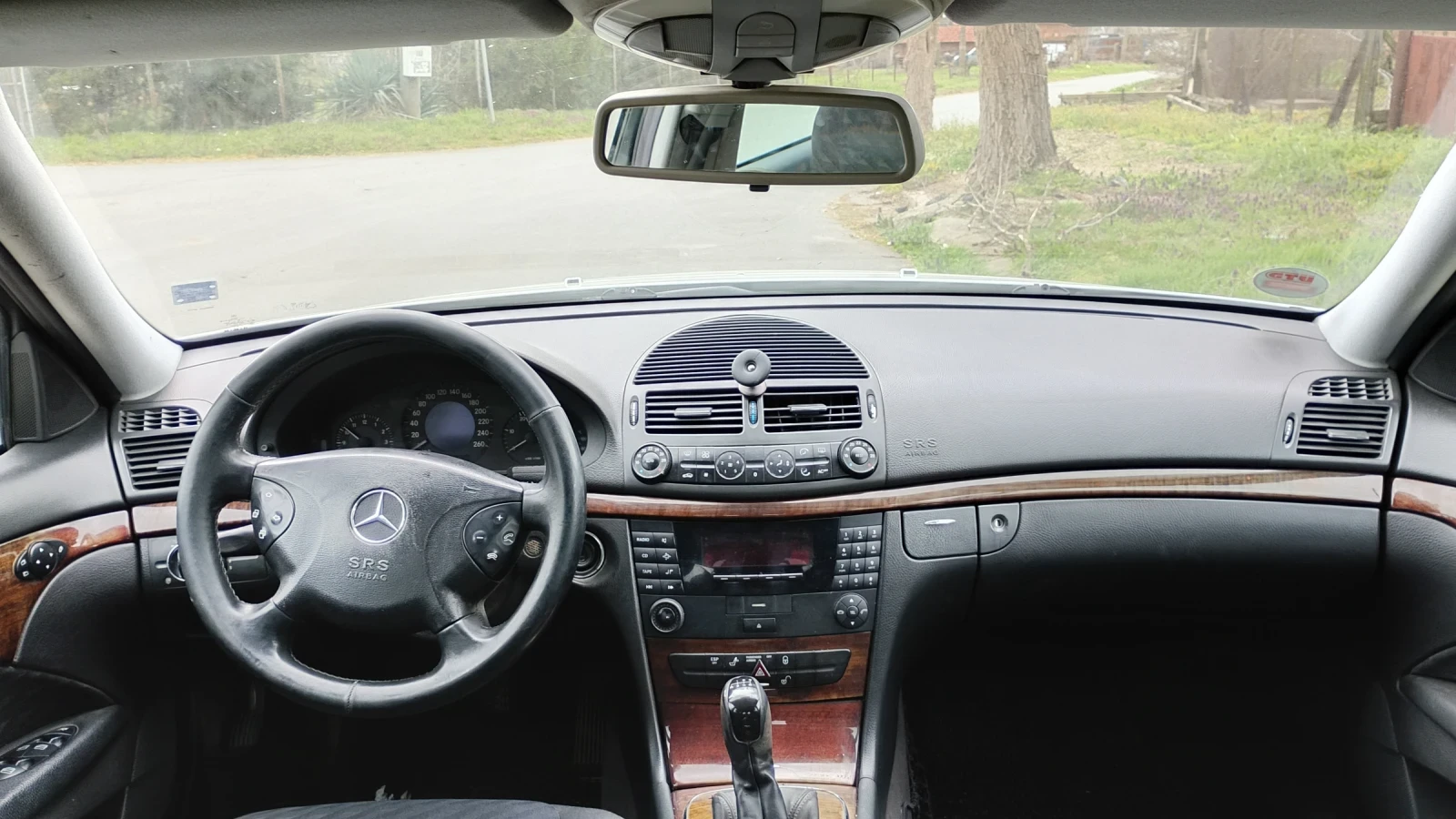 Mercedes-Benz E 220 2.2 CDI , снимка 8 - Автомобили и джипове - 53885346