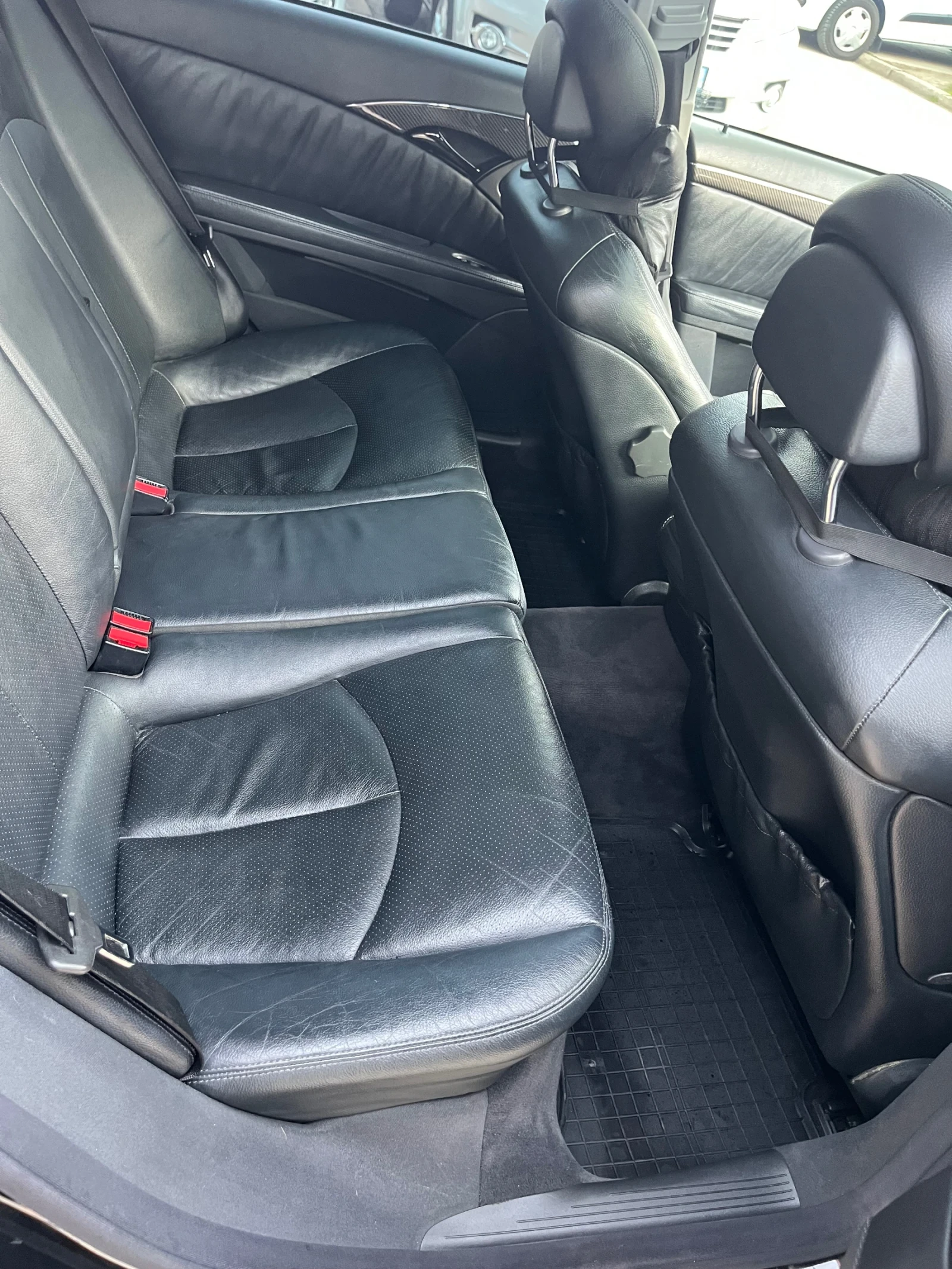 Mercedes-Benz E 270, снимка 10 - Автомобили и джипове - 54093401