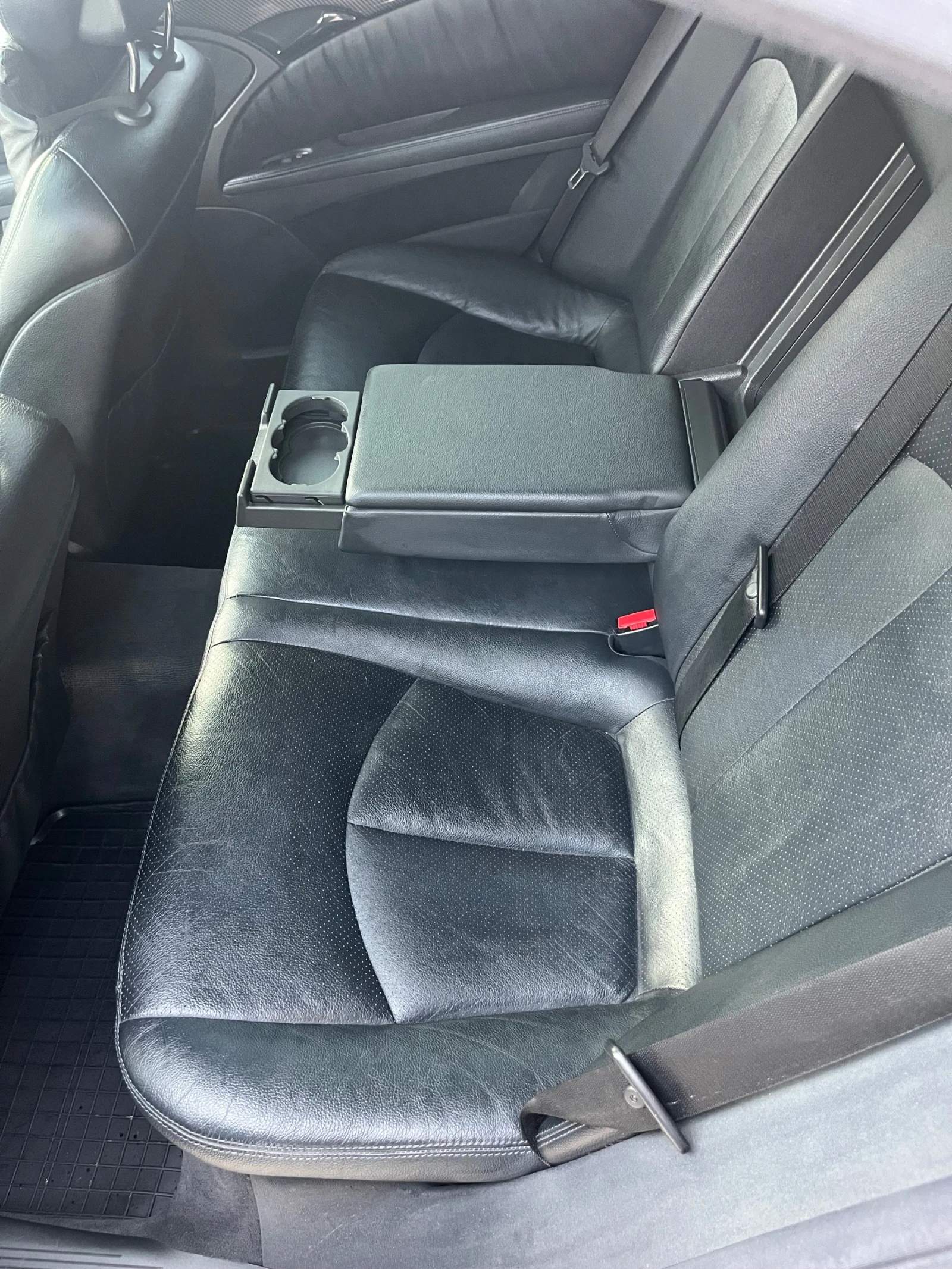 Mercedes-Benz E 270, снимка 7 - Автомобили и джипове - 54093401