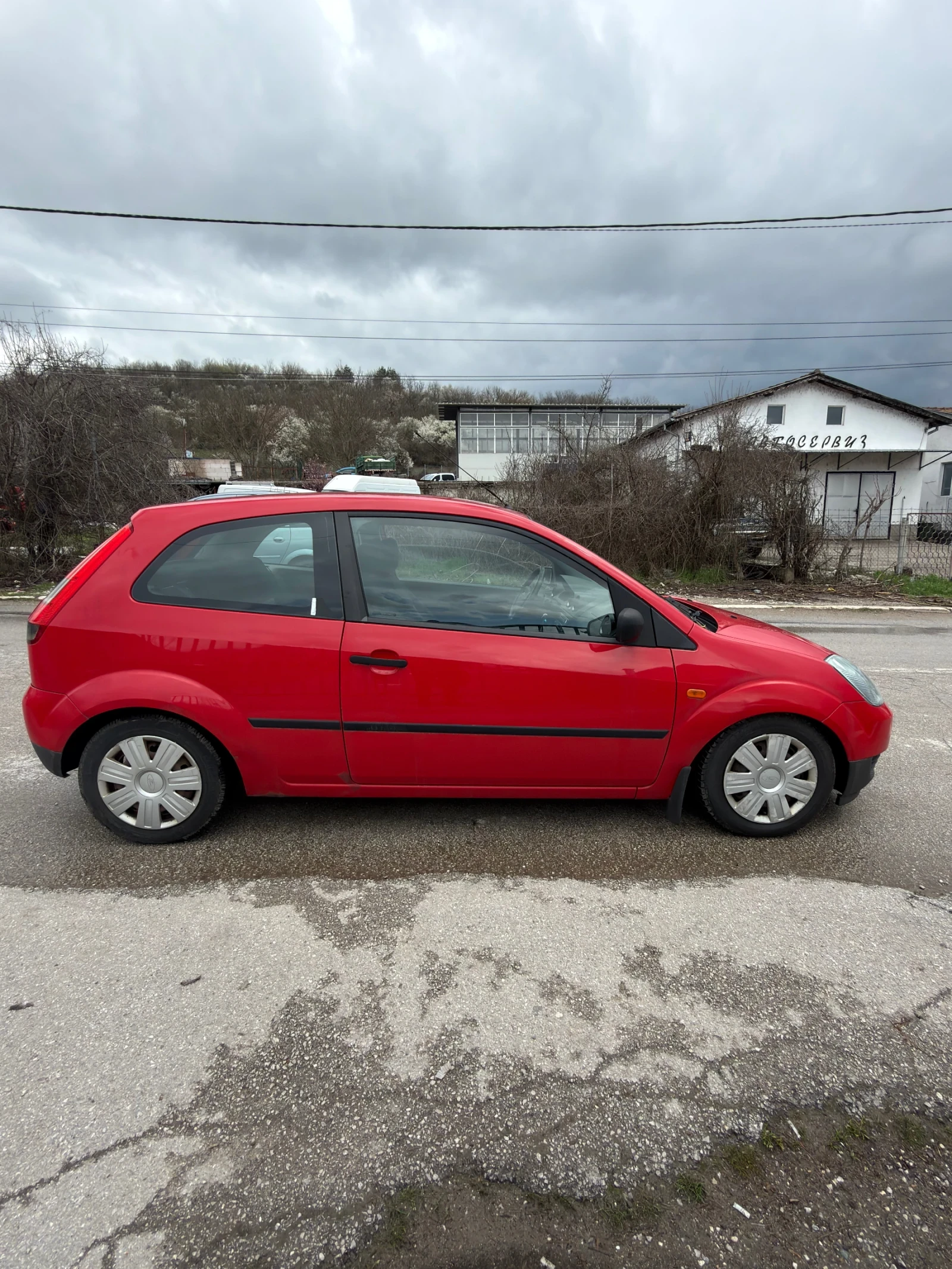 Ford Fiesta 1.3i klima, снимка 4 - Автомобили и джипове - 54096908