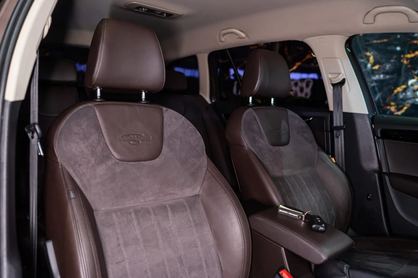 Skoda Octavia 2.0TDI DSG LAURIN&KLEMENT CANTON ЛИЗИНГ 100%, снимка 14 - Автомобили и джипове - 54140457