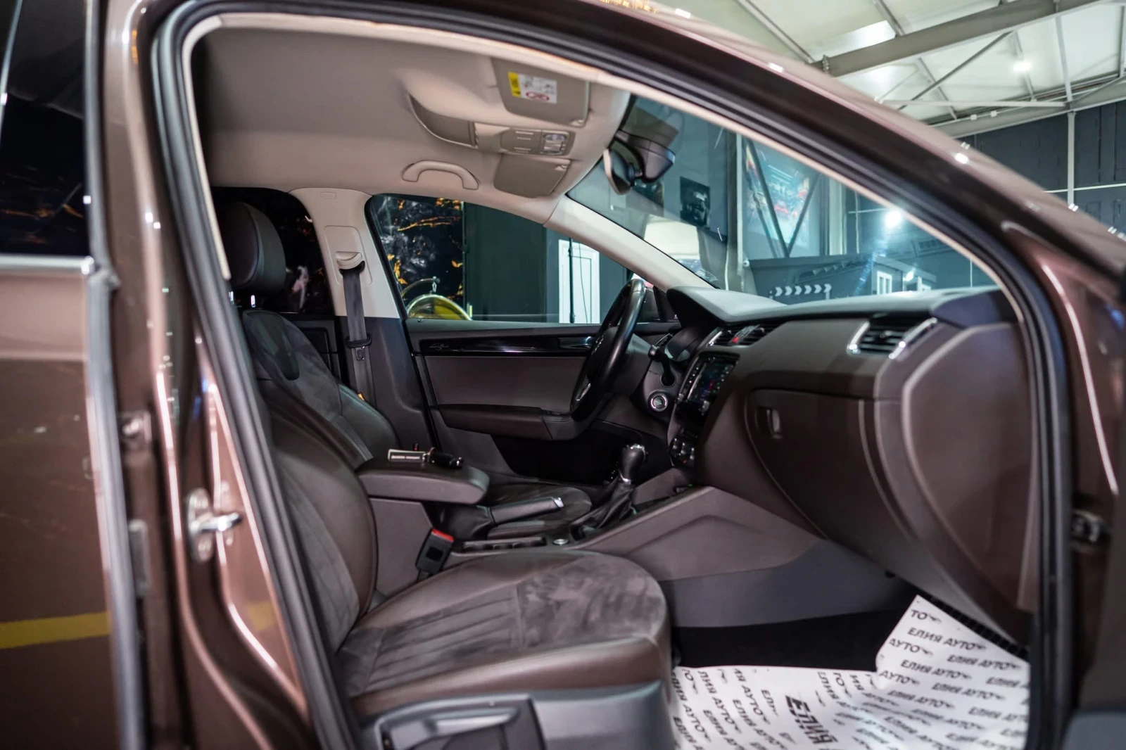 Skoda Octavia 2.0TDI DSG LAURIN&KLEMENT CANTON ЛИЗИНГ 100%, снимка 13 - Автомобили и джипове - 54140457