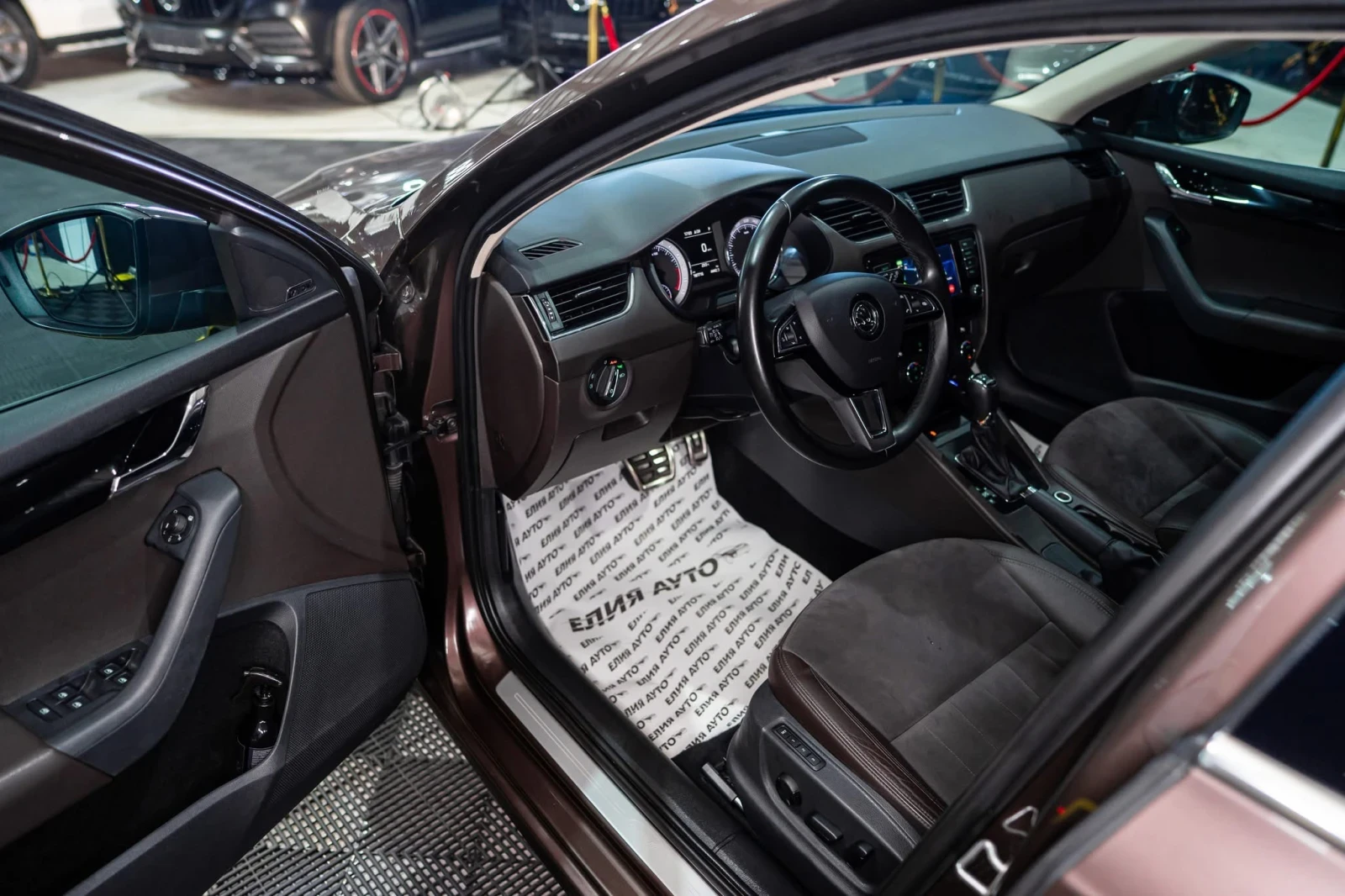 Skoda Octavia 2.0TDI DSG LAURIN&KLEMENT CANTON ЛИЗИНГ 100%, снимка 11 - Автомобили и джипове - 54140457