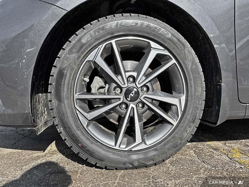 Kia Forte 5 EX FWD, снимка 5 - Автомобили и джипове - 54332977