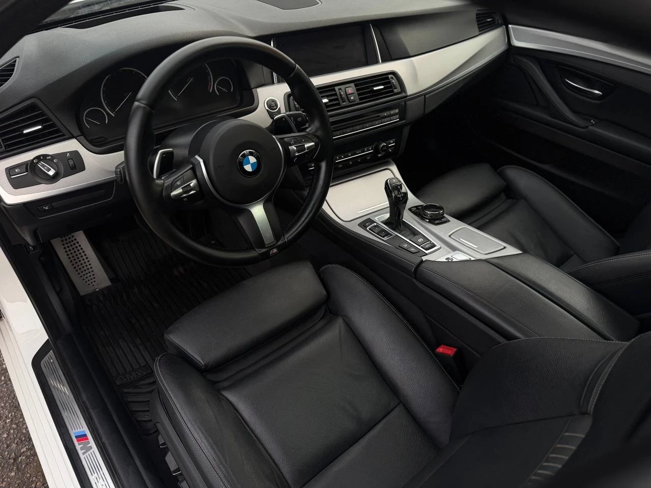 BMW 535 i xDrive HUD/H&K/LED ADAPTIVE, снимка 10 - Автомобили и джипове - 55225324