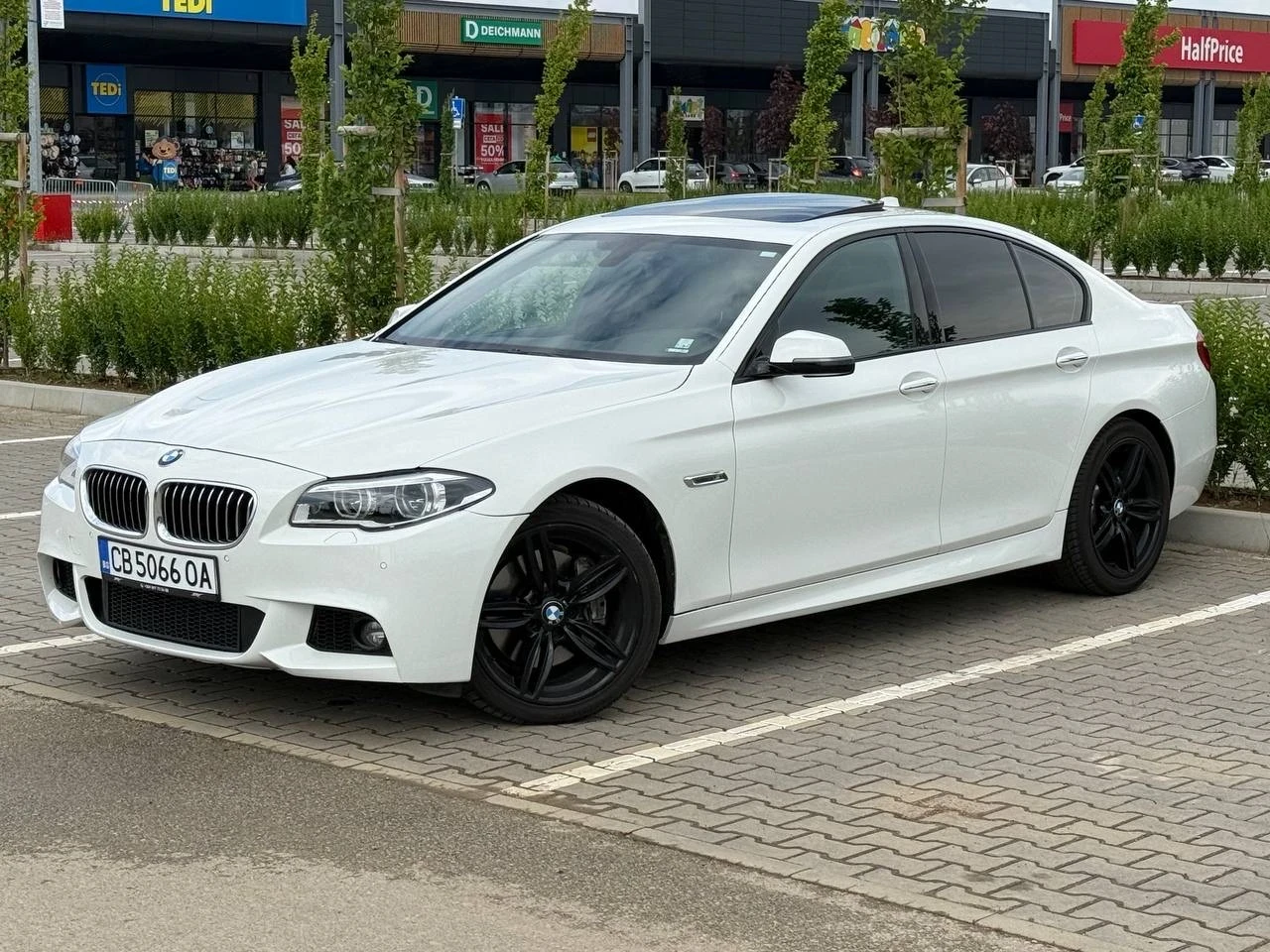 BMW 535 i xDrive HUD/H&K/LED ADAPTIVE, снимка 2 - Автомобили и джипове - 55225324