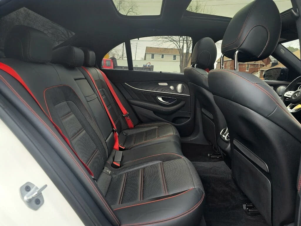 Mercedes-Benz E 53 AMG * DISTRONIC * 4MATIC+ *  AвтоКредит * (ЦЕНА ДО БГ), снимка 10 - Автомобили и джипове - 55493713