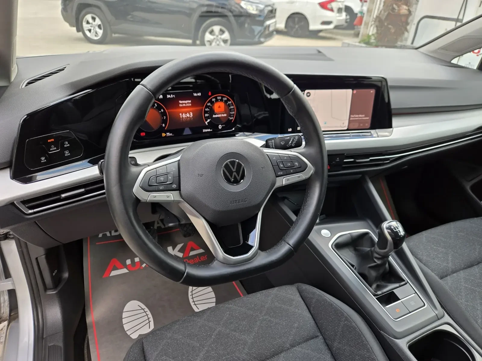 VW Golf 1.0i-110кс= 35.000км!!= VIRTUAL= DISTRONIC= BLIND, снимка 8 - Автомобили и джипове - 55590544