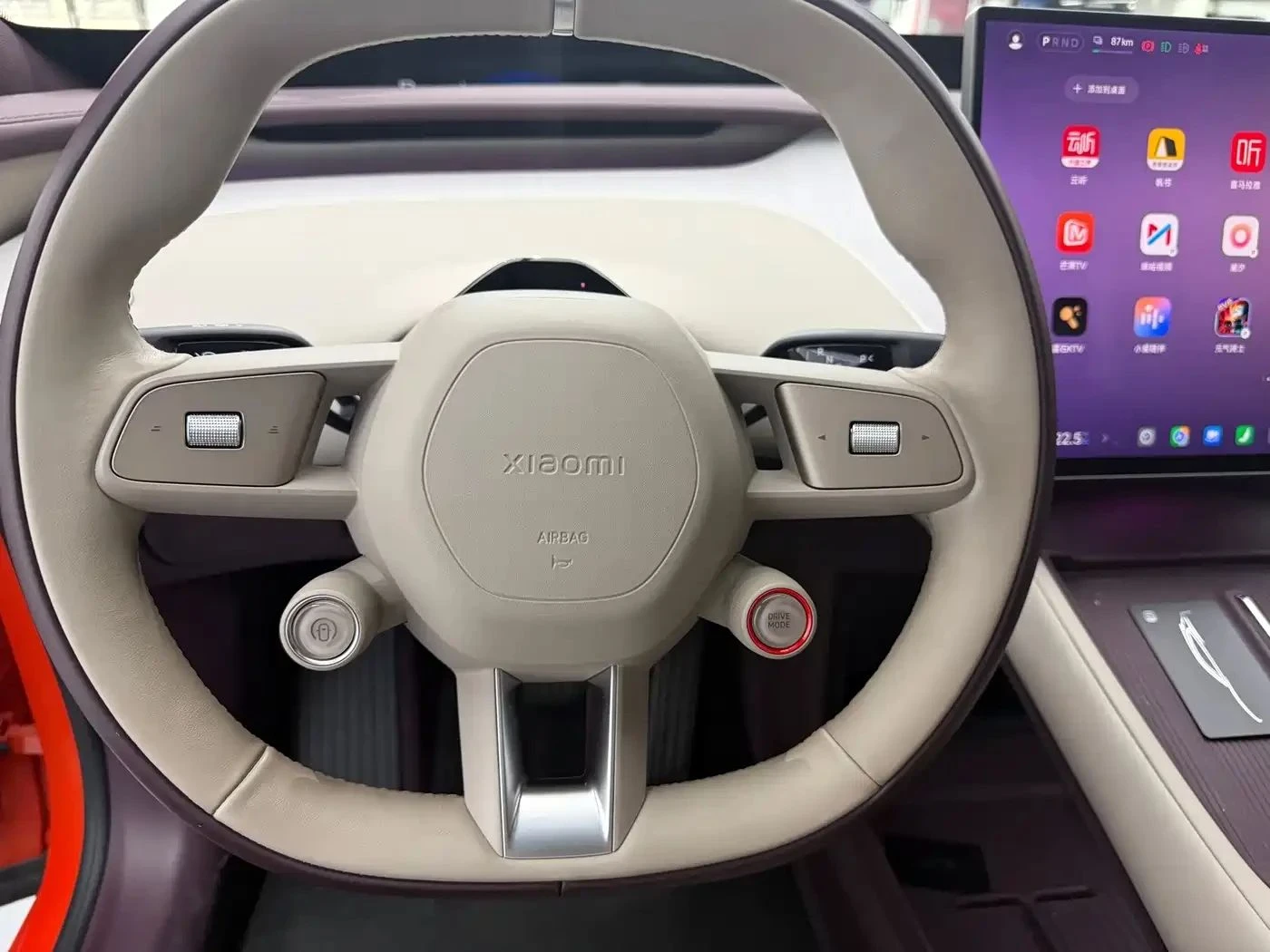 Xiaomi YU7, снимка 10 - Автомобили и джипове - 56711099
