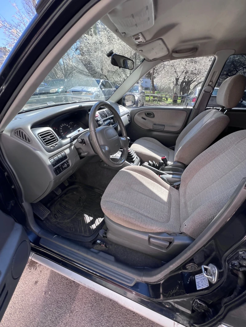 Suzuki Grand vitara 3.2 бензин, снимка 10 - Автомобили и джипове - 48130400