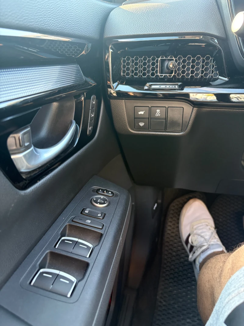 Honda Cr-v 1, 5T бензин, снимка 12 - Автомобили и джипове - 51792520