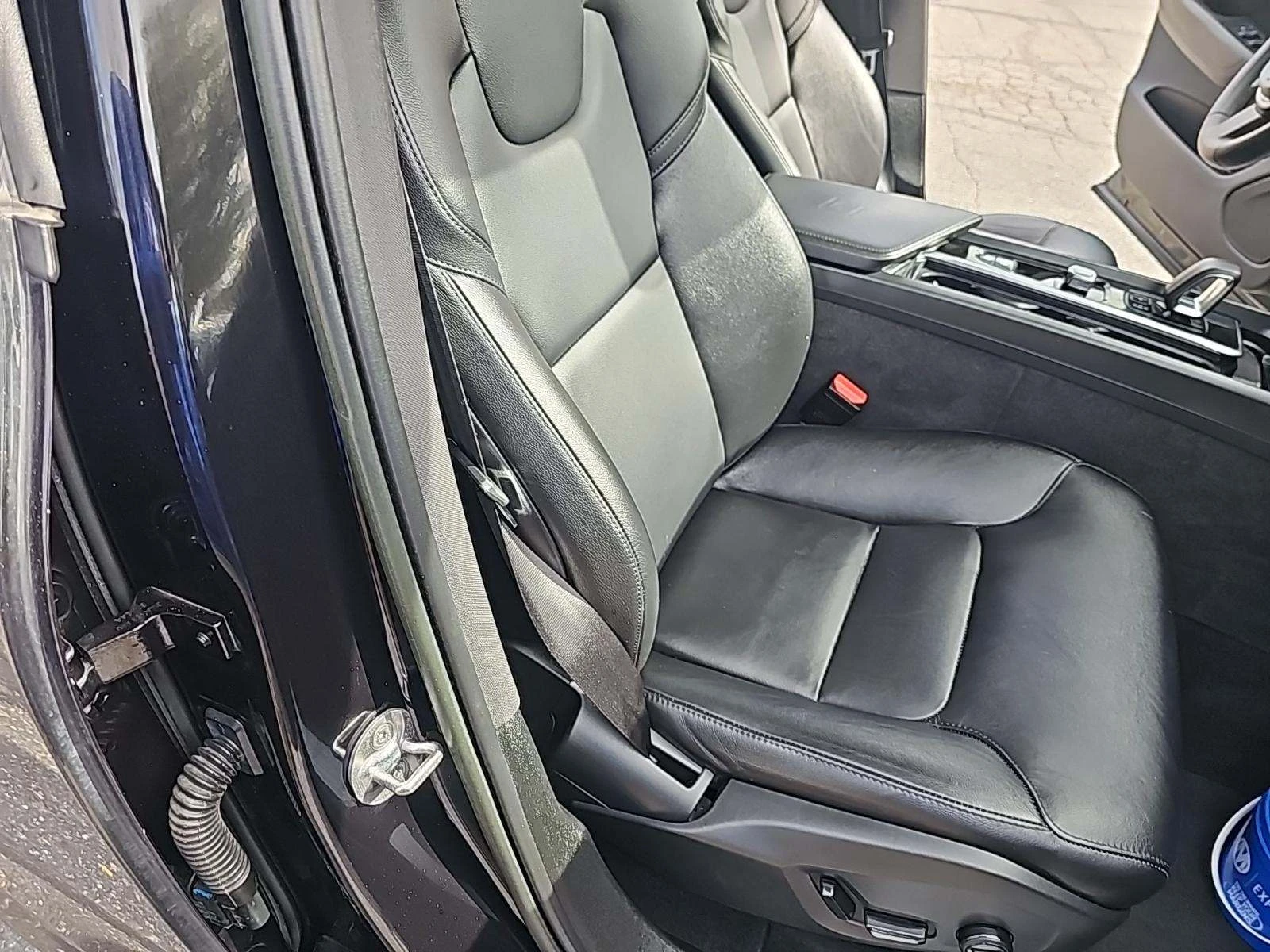 Volvo XC60 B5 CORE * ДИРЕКТНО ЗАКУПУВАНЕ*  - изображение 9