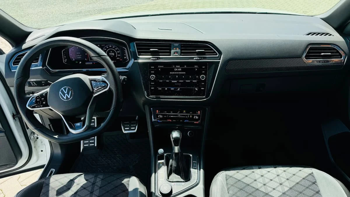 VW Tiguan Allspace R-Line 2.0 TDI 4MOTION DSG | Гаранция, снимка 7 - Автомобили и джипове - 54205012