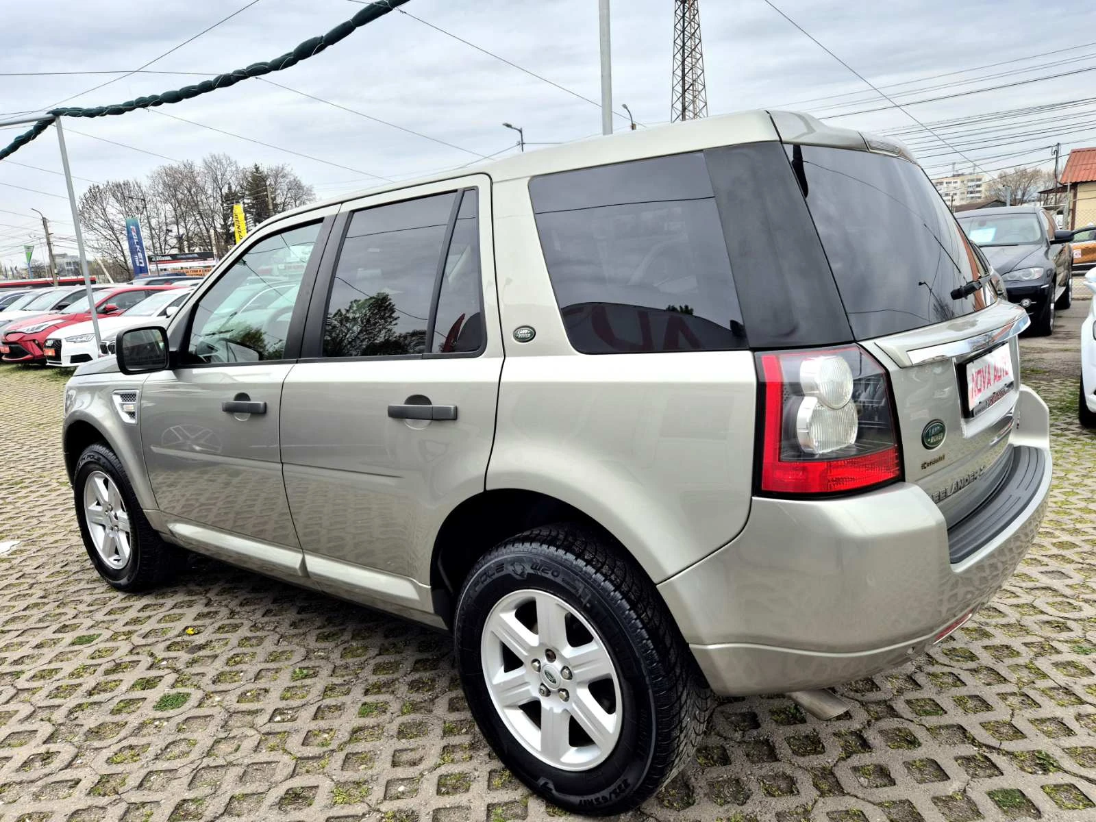 Land Rover Freelander 2.2D-4X4-FACE LIFT-AUTOMATIC, снимка 2 - Автомобили и джипове - 54220888