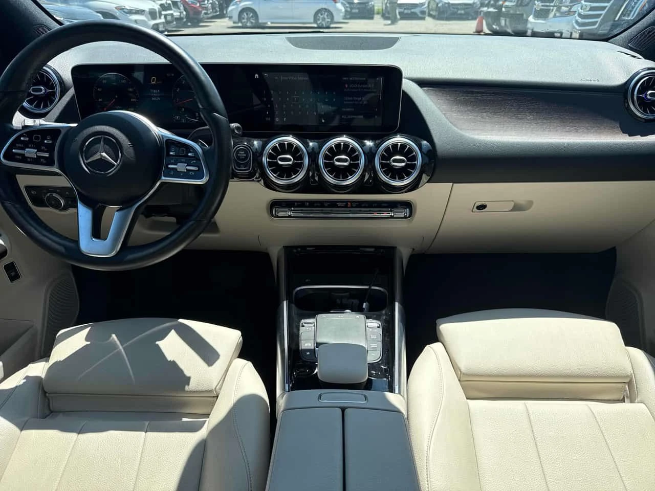 Mercedes-Benz GLA 250 * CARFAX * АВТОКРЕДИТ БЕЗ ПЪРВОНАЧАЛНА ВНОСКА, снимка 11 - Автомобили и джипове - 54736455