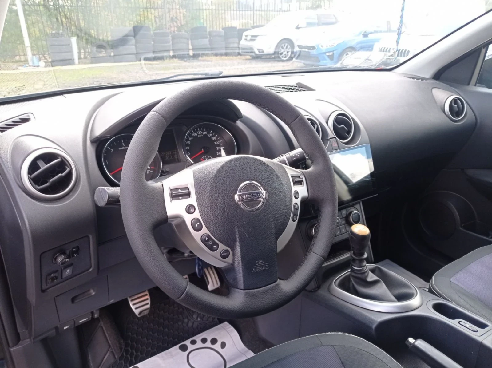 Nissan Qashqai 1, 5dci , снимка 10 - Автомобили и джипове - 56272903