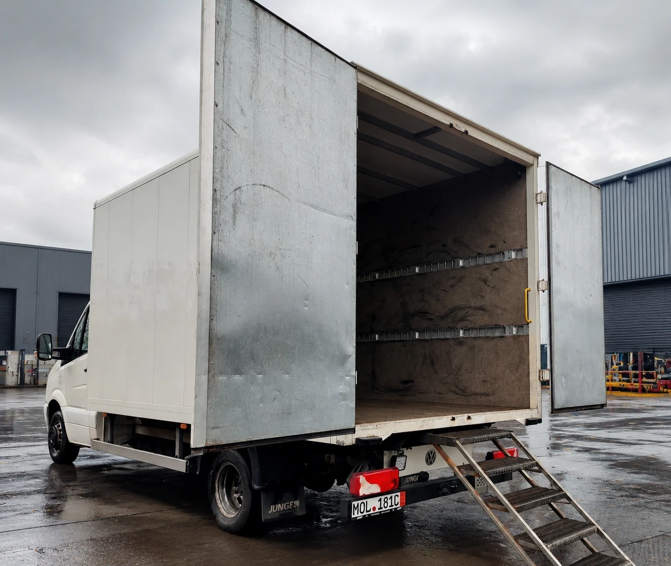 VW Crafter, снимка 4 - Бусове и автобуси - 56074113