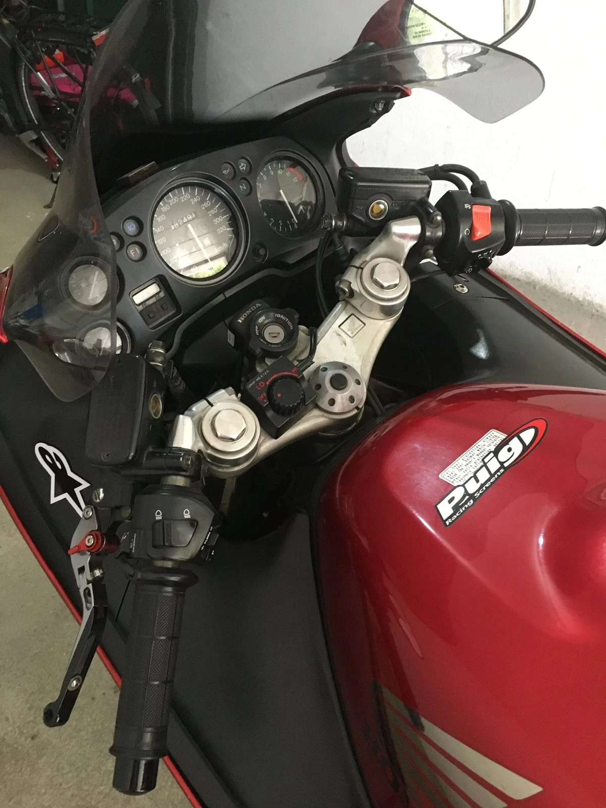 Honda Cbr 1100XX - изображение 5