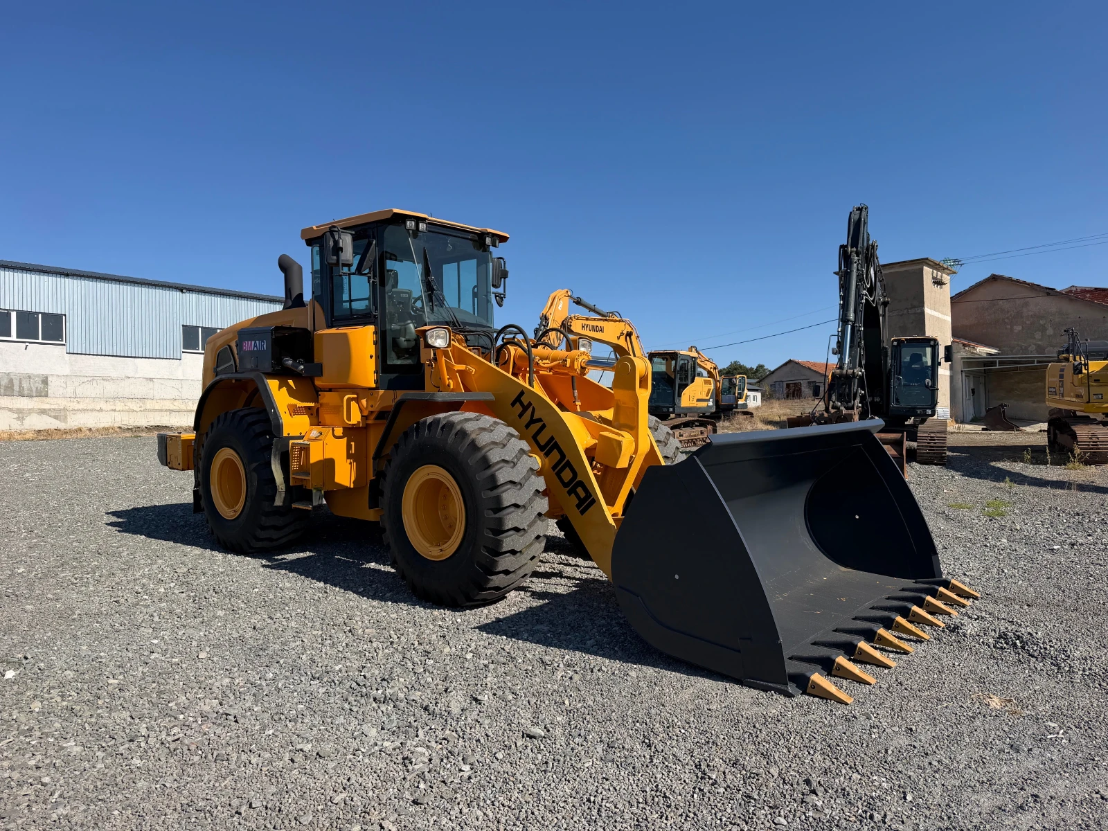 Челен товарач Hyundai HL 960 НОВИ ГУМИ НОВА КОФА ЛИЗИНГ