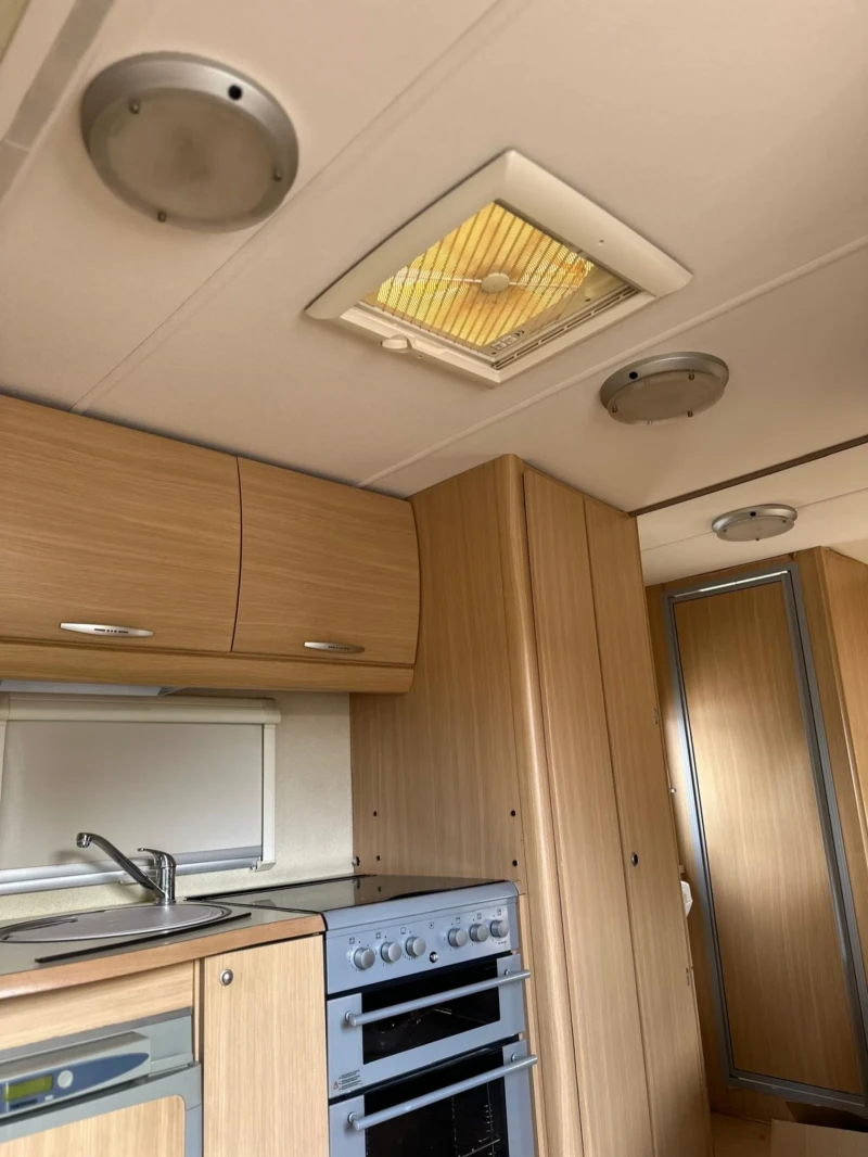 Каравана ABI Expression , снимка 8 - Каравани и кемпери - 52130256