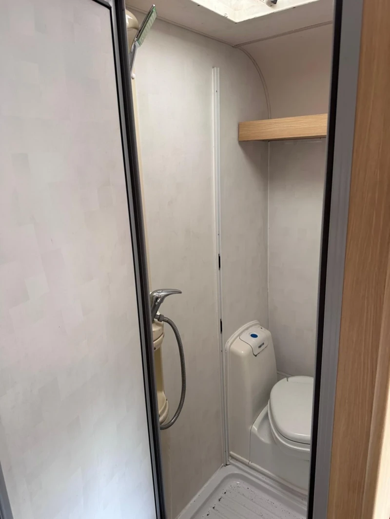 Каравана ABI Expression , снимка 11 - Каравани и кемпери - 52130256