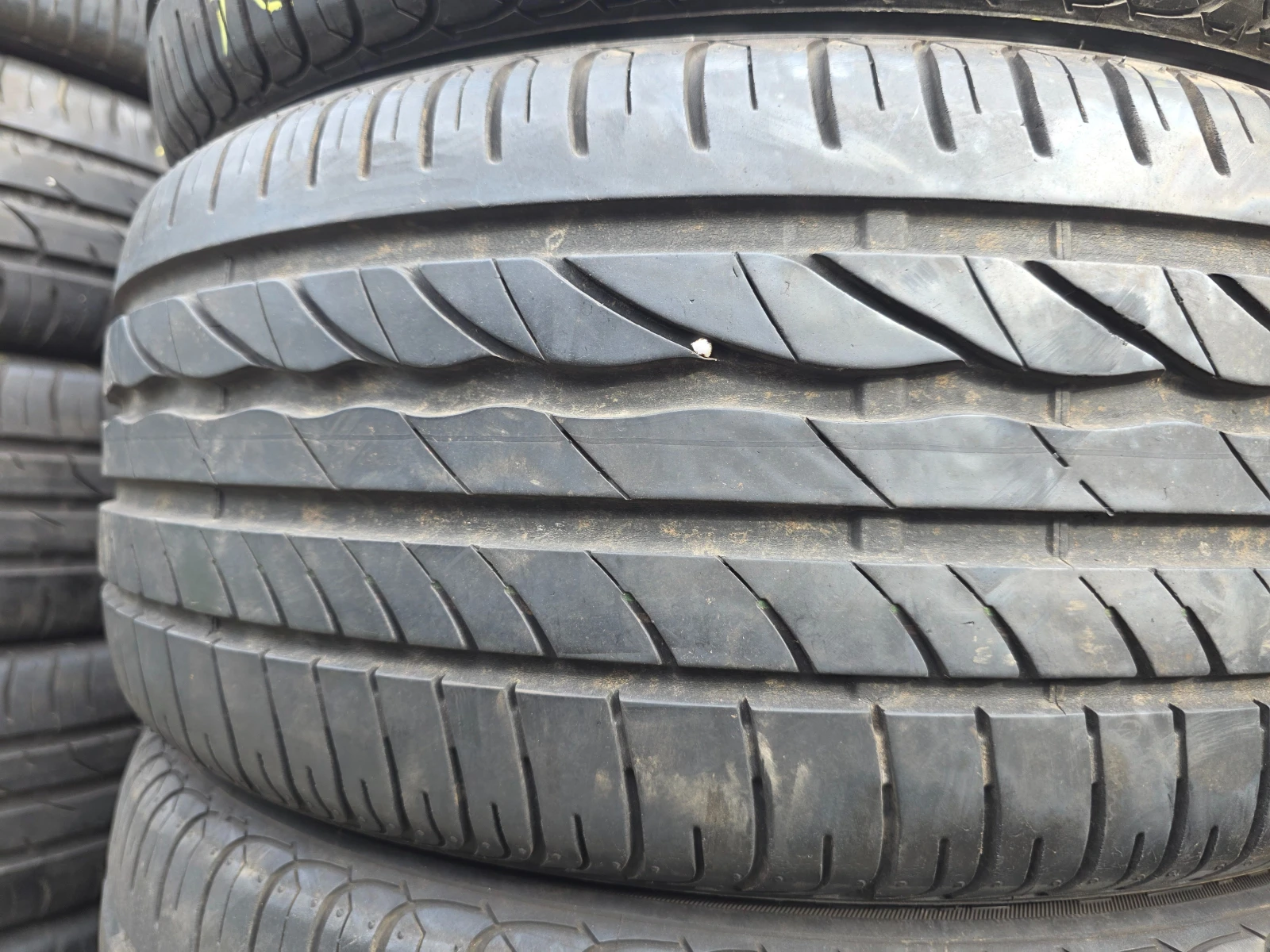 Гуми Летни 215/45R16, снимка 2 - Гуми и джанти - 54655511