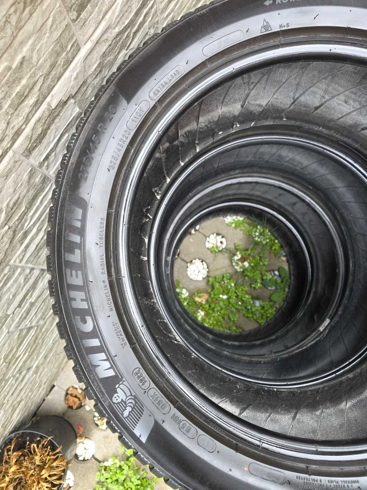 Гуми Всесезонни 275/45R20, снимка 3 - Гуми и джанти - 56746198