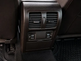 VW Passat 2.0 TDI/СЕДАН/КОЖА/ПЕЧКА/ПОДГРЕВ, снимка 17