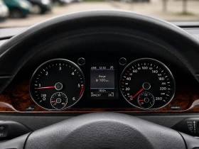 VW Passat 2.0 TDI/СЕДАН/КОЖА/ПЕЧКА/ПОДГРЕВ, снимка 11