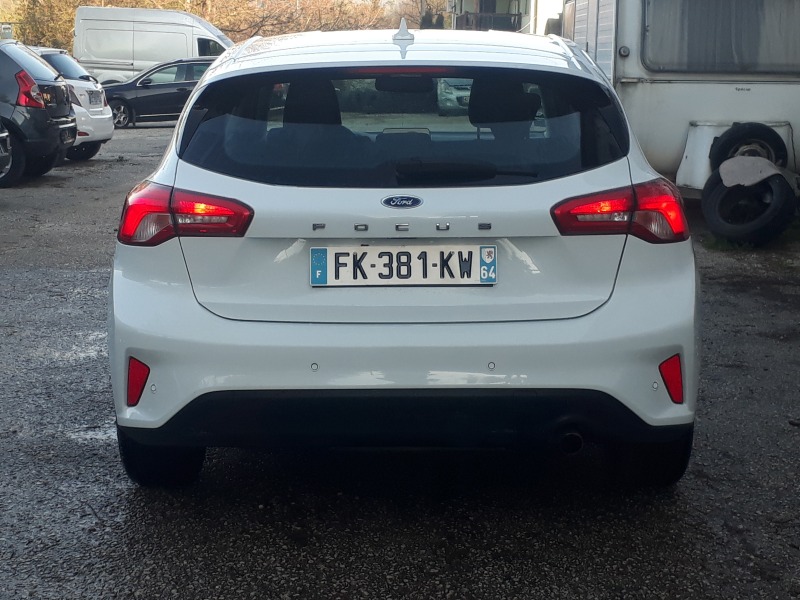 Ford Focus 1.5 120к.с. автомат, снимка 5 - Автомобили и джипове - 40687023