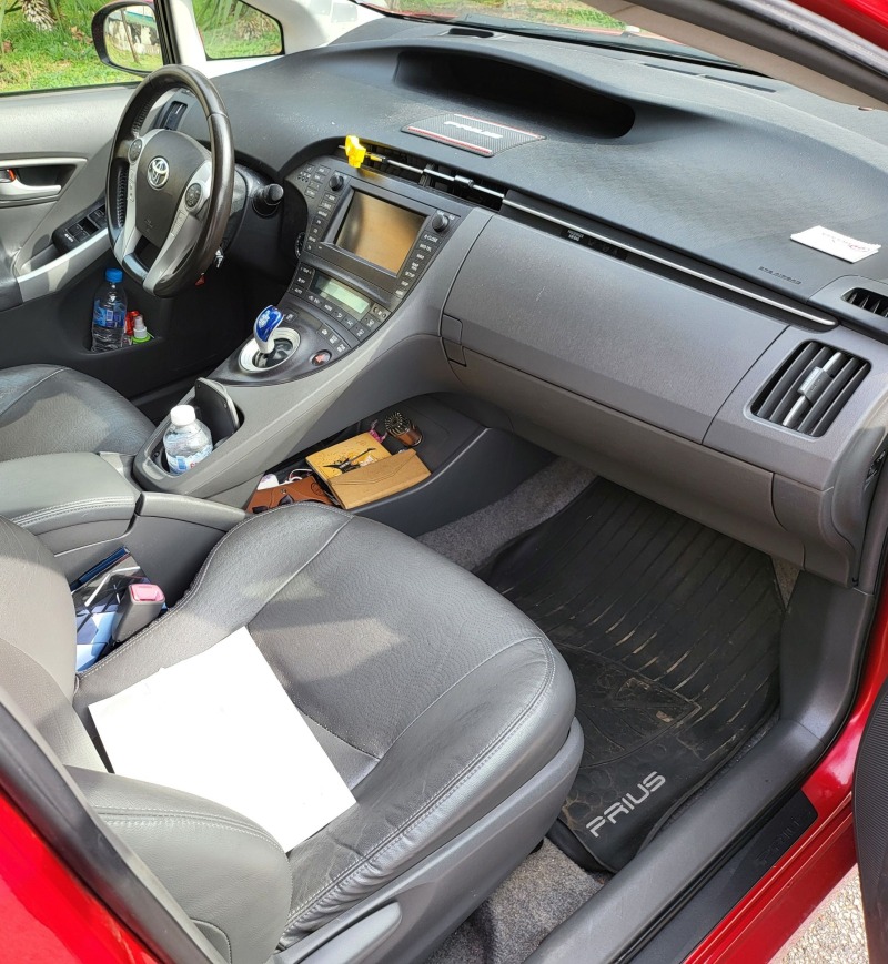 Toyota Prius 1.8, снимка 6 - Автомобили и джипове - 46255252