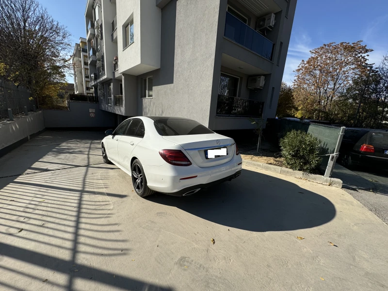 Mercedes-Benz E 200 AMG* Sport Pack, снимка 3 - Автомобили и джипове - 48104720