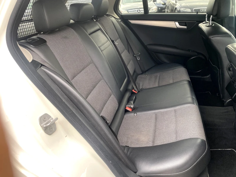 Mercedes-Benz C 220 CDi Face Lift Avantgarde Кожа Нави Ксенон, снимка 10 - Автомобили и джипове - 51032205