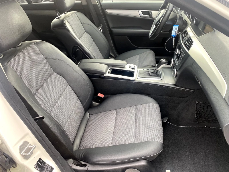 Mercedes-Benz C 220 CDi Face Lift Avantgarde Кожа Нави Ксенон, снимка 9 - Автомобили и джипове - 51032205