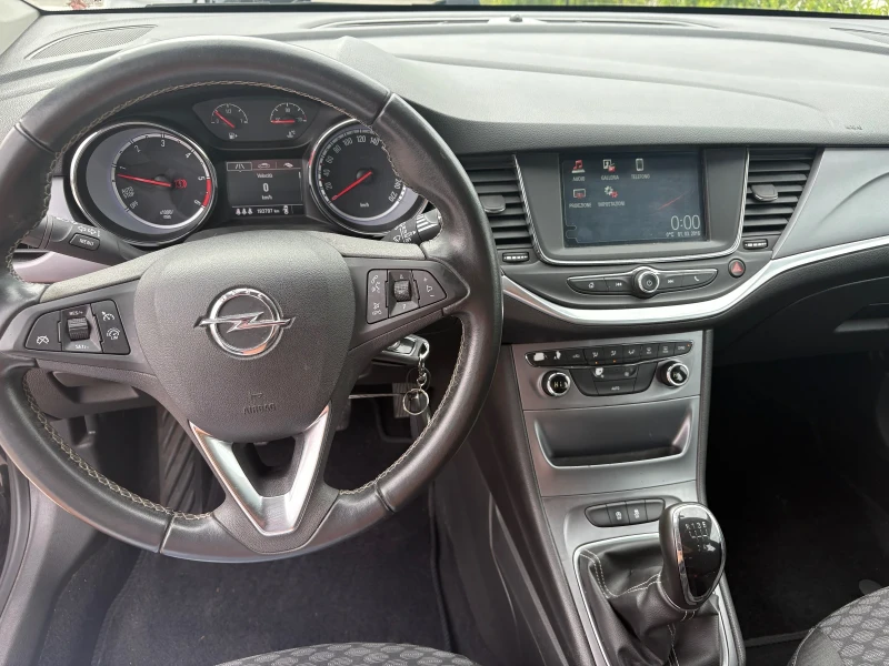 Opel Astra, снимка 11 - Автомобили и джипове - 51465528