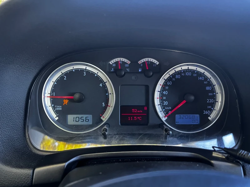 VW Bora, снимка 7 - Автомобили и джипове - 51908789