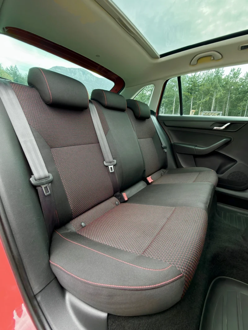 Skoda Rapid 1.6 TDI Sport, снимка 14 - Автомобили и джипове - 52278116