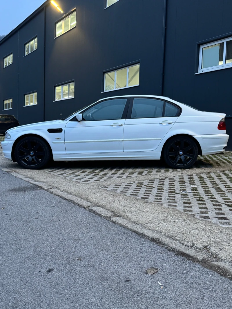 BMW 320, снимка 3 - Автомобили и джипове - 52890775