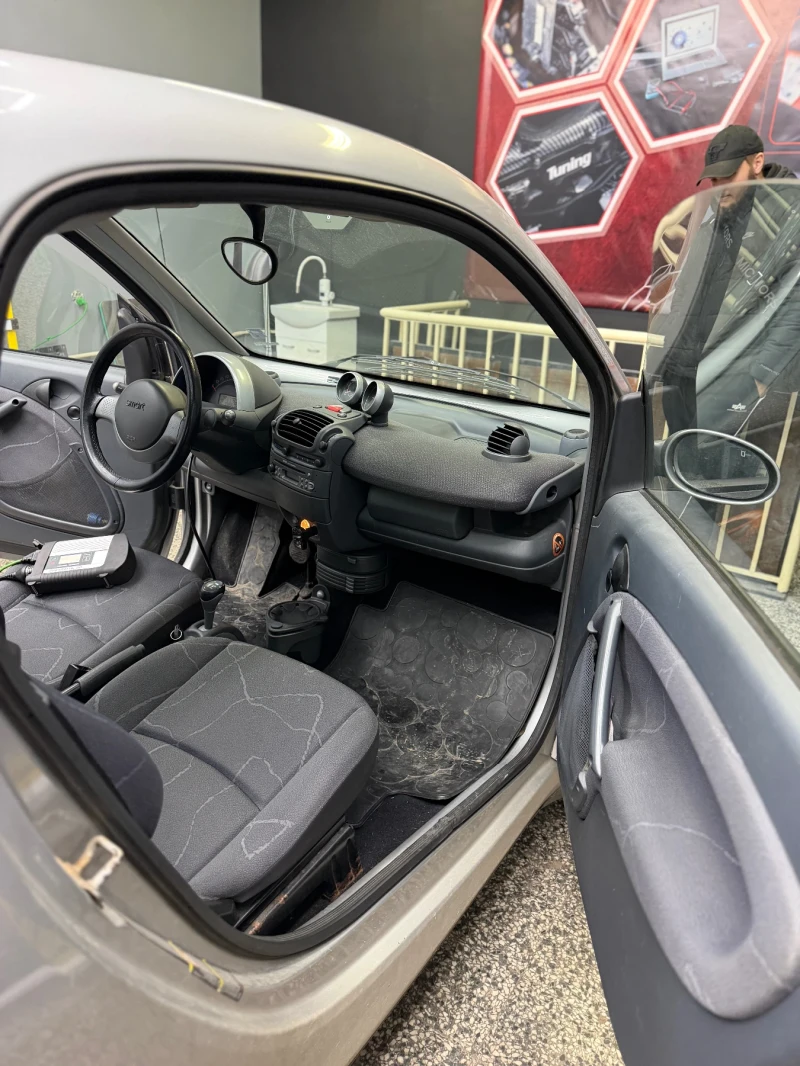 Smart Fortwo, снимка 7 - Автомобили и джипове - 53448283
