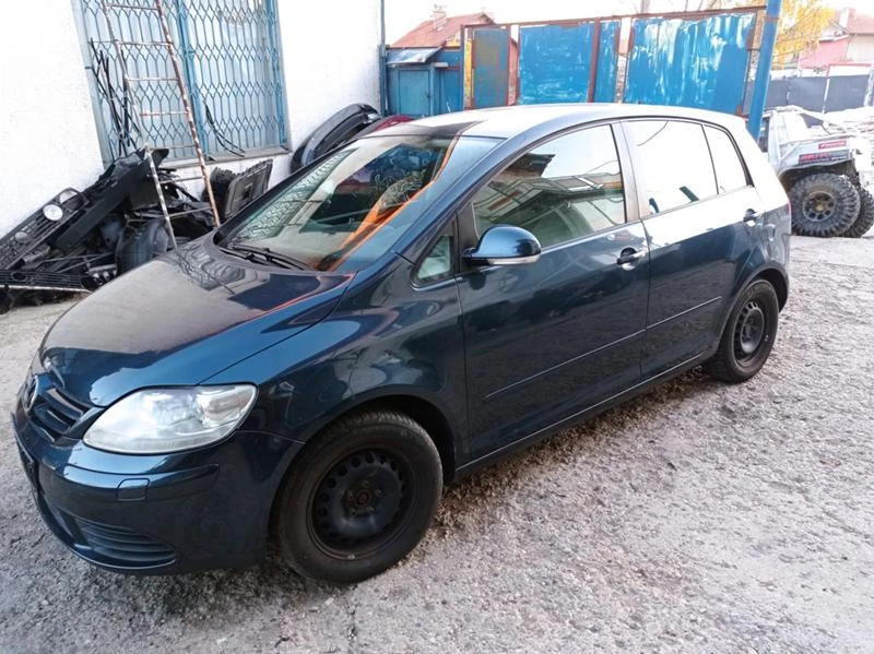 VW Golf Plus 2.0FSI Ксенон, снимка 5 - Автомобили и джипове - 46668162