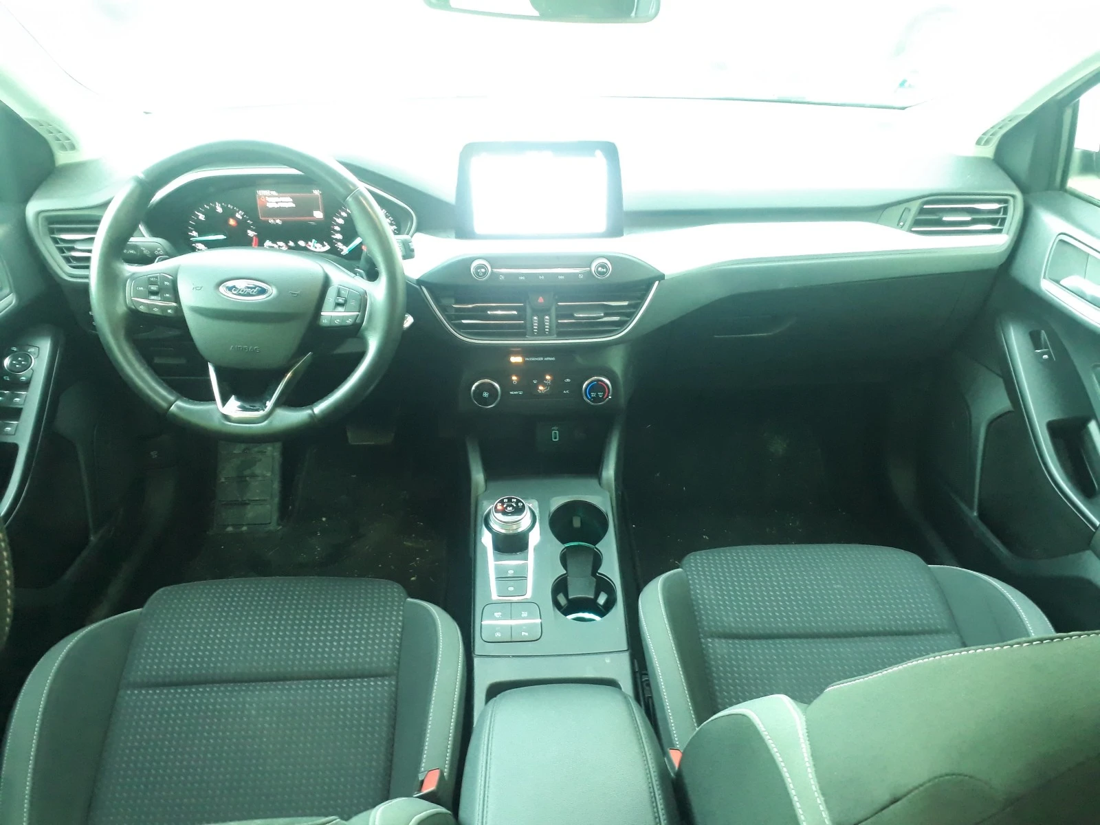 Ford Focus 1.5 120к.с. автомат - изображение 10