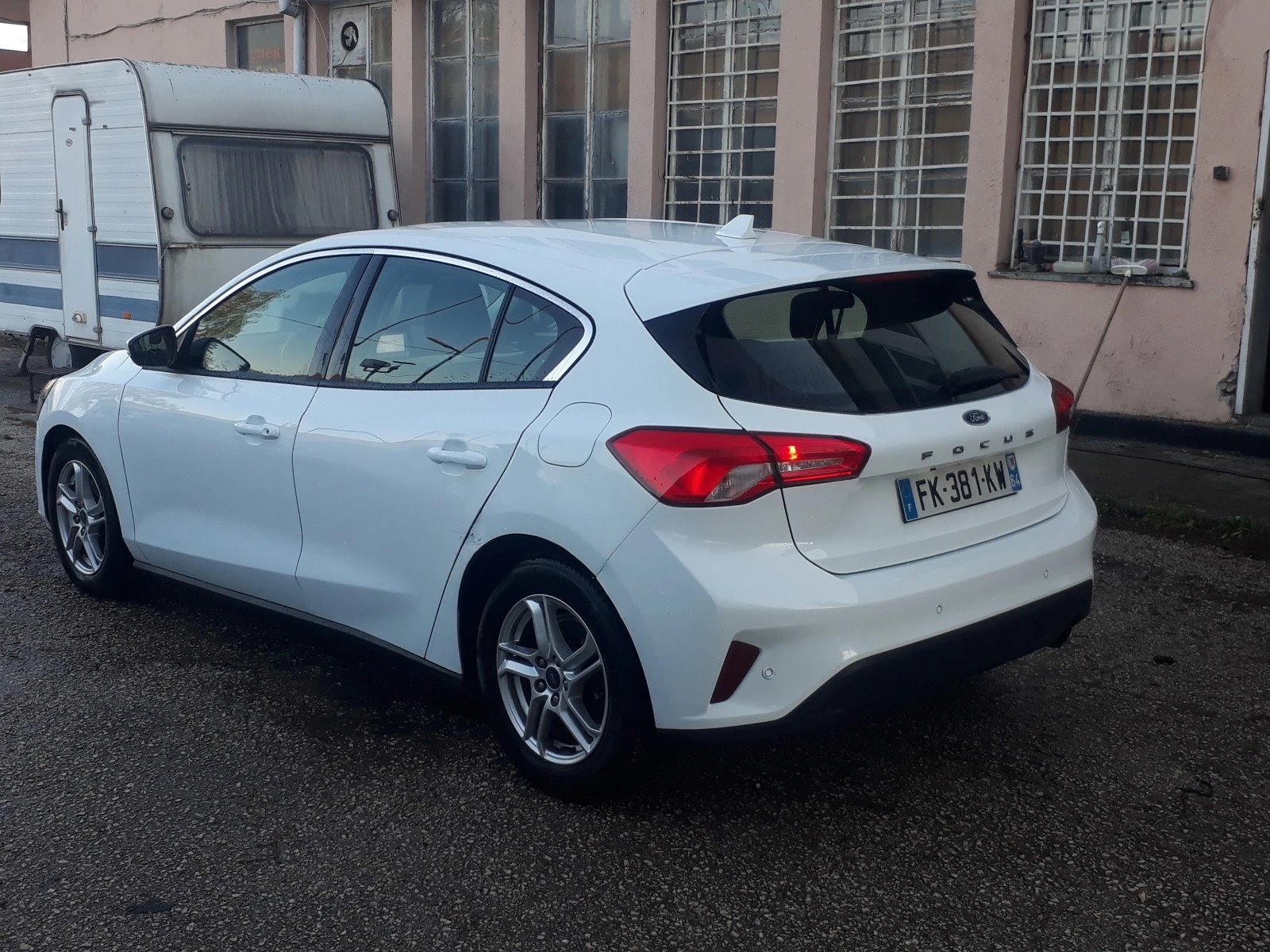 Ford Focus 1.5 120к.с. автомат - изображение 3