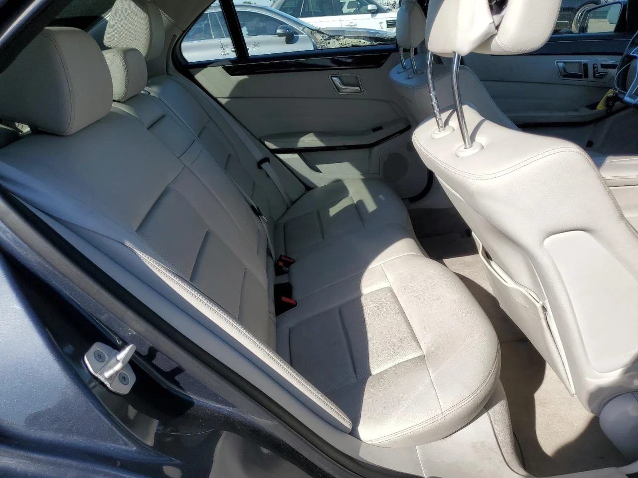 Mercedes-Benz E 350  - изображение 9