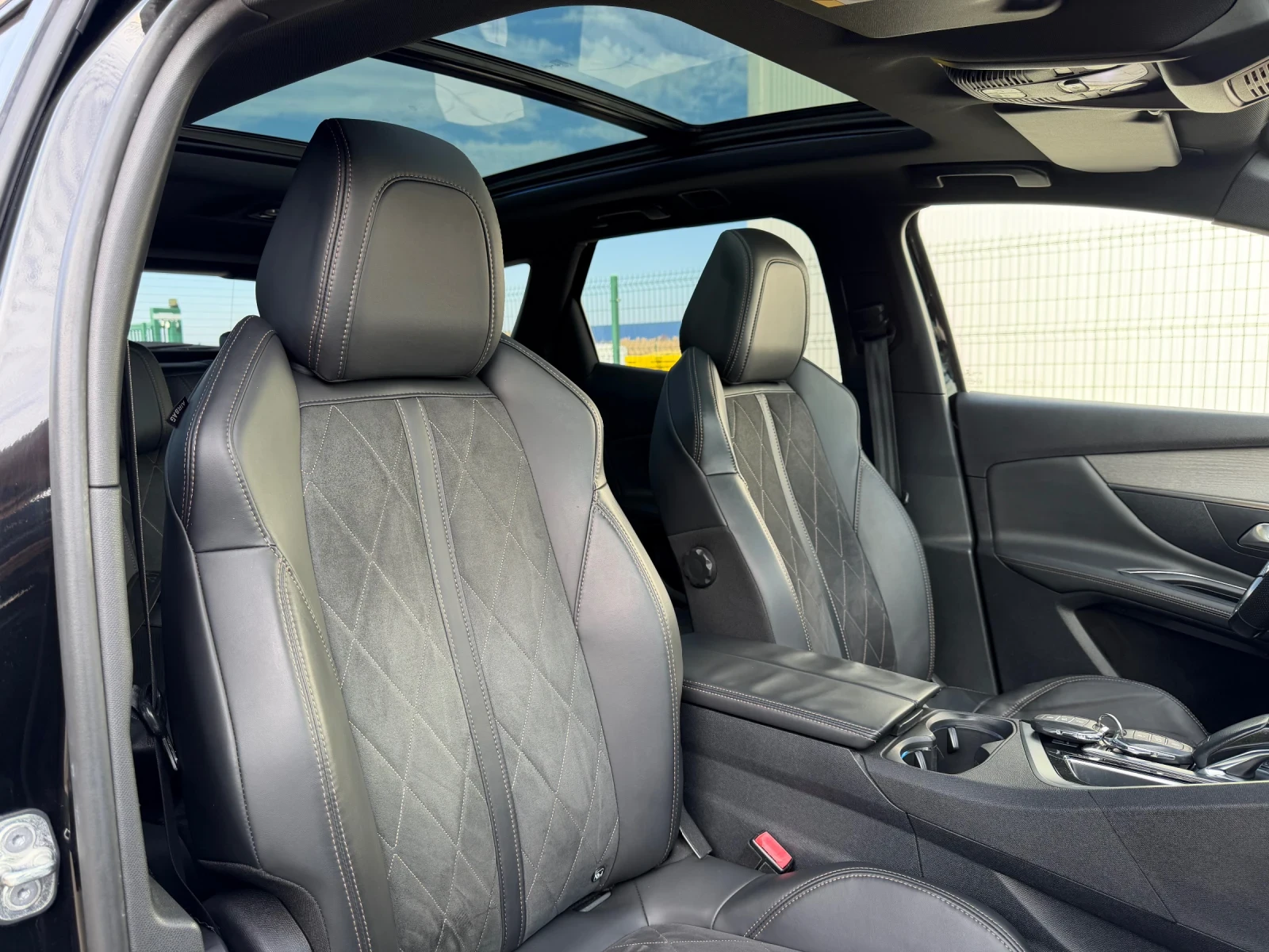 Peugeot 3008 2.0BlueHDI 180к.с | GT-LINE | 360 КАМЕРИ | ПАНО |  - изображение 9