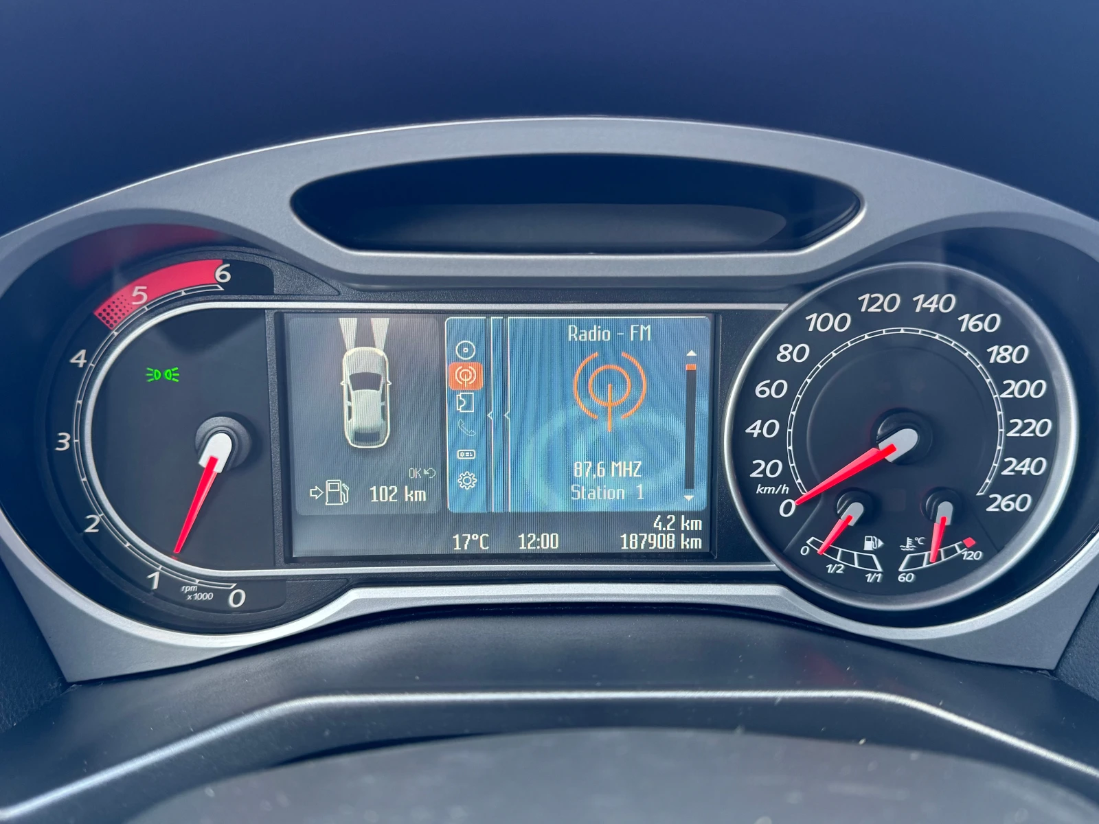 Ford Mondeo 2.0TDI-140кс - изображение 8