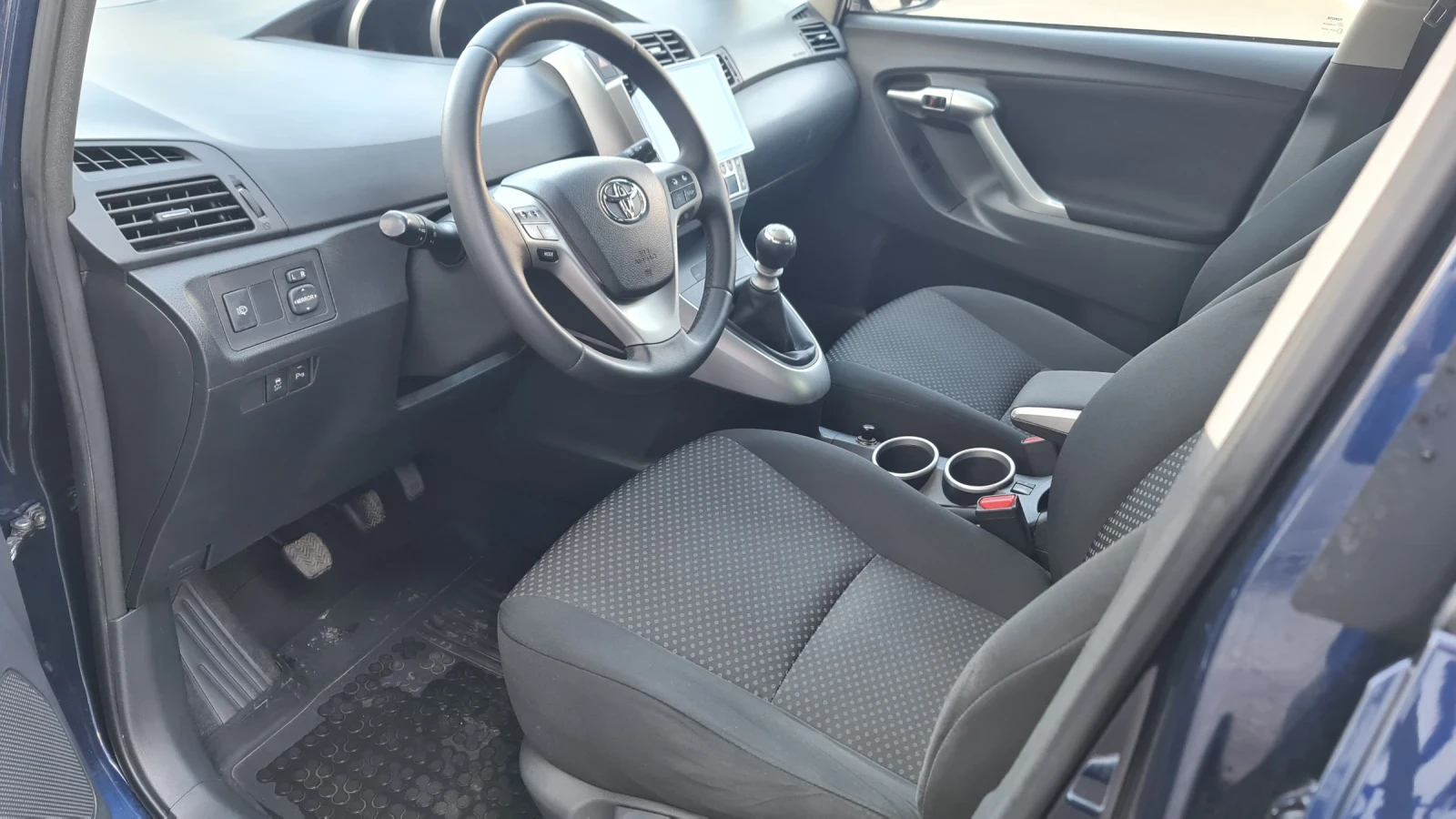 Toyota Verso 1.8 valvematic keyless 7места, снимка 9 - Автомобили и джипове - 53756067
