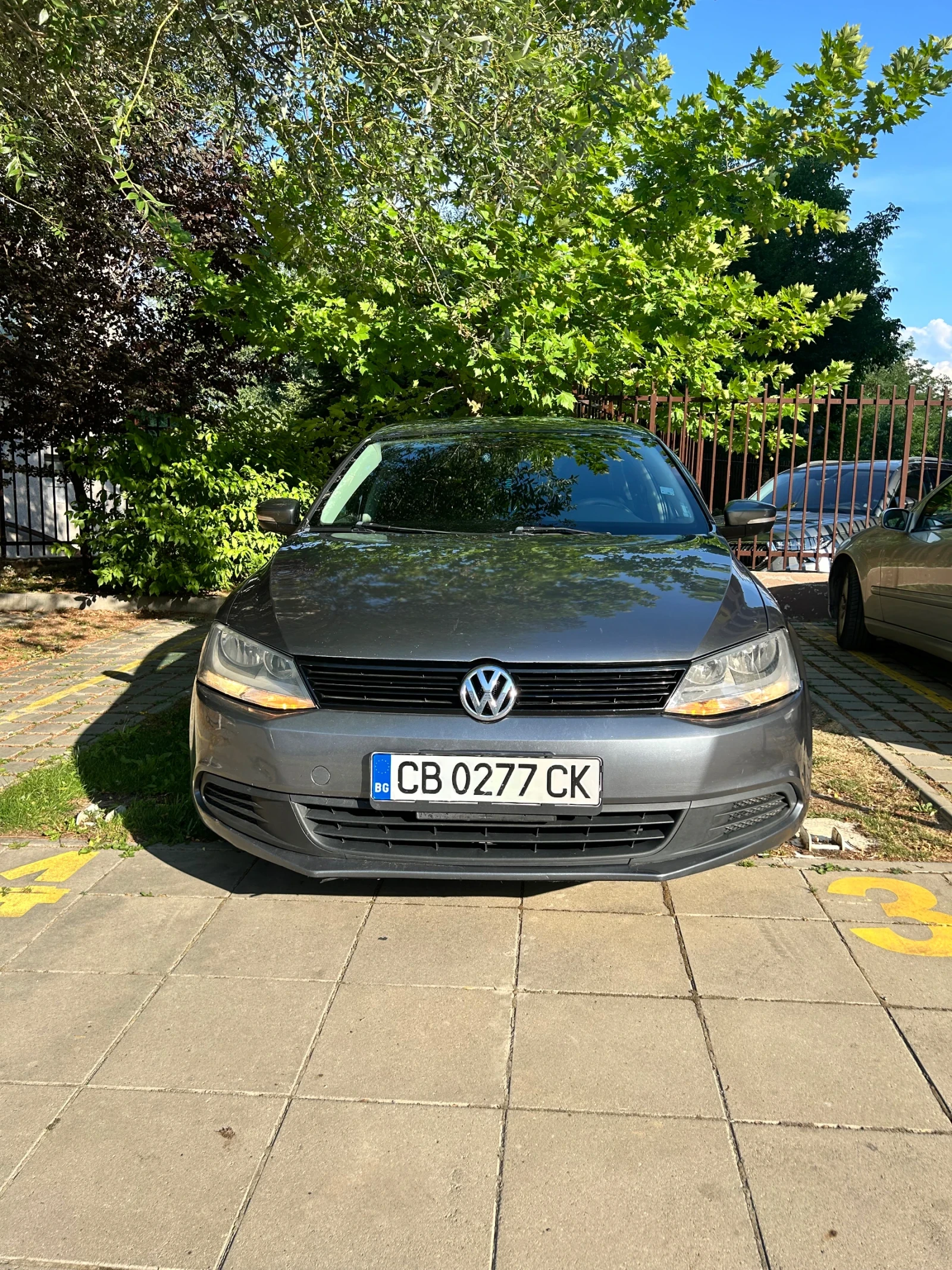 VW Jetta 2.5 SE, снимка 12 - Автомобили и джипове - 53922323
