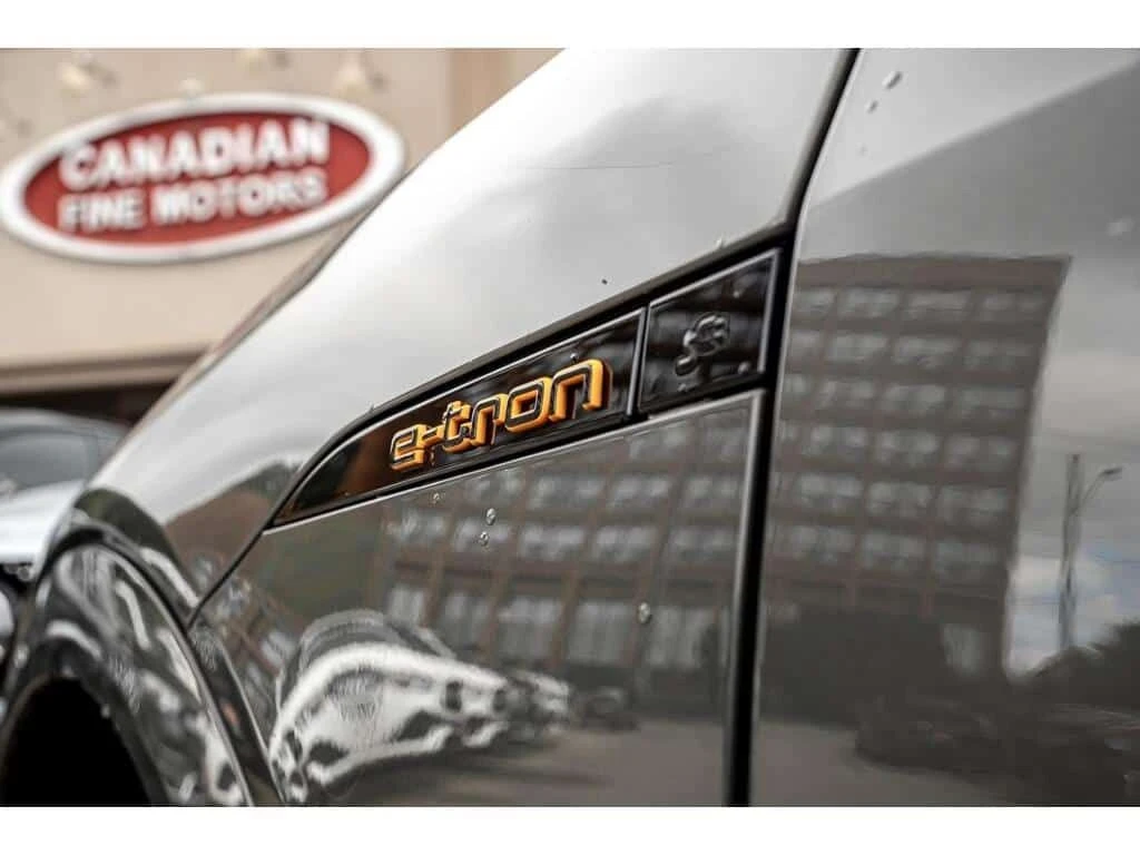 Audi E-Tron * TECHNIK * S LINE* ХЕД ЪП * 360 * PANO, снимка 3 - Автомобили и джипове - 54183025